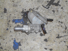 Piece-Maitre-cylindre-(freinage)-PEUGEOT-308-Diesel-9398e43cb23738de66df2b4d74be7f56cb80411a945837074c40f604f0a321f5.JPG