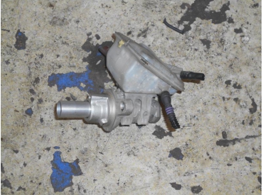 Piece-Maitre-cylindre-(freinage)-PEUGEOT-308-Diesel-9398e43cb23738de66df2b4d74be7f56cb80411a945837074c40f604f0a321f5.JPG