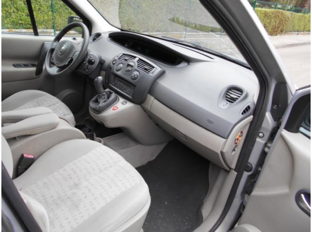 Vehicule-RENAULT-SCENIC-II-PHASE-1-1-5-2004-e4d3b9348e10ed9b0ebd8978a791b430302b3e630397c2ccbe9b62f638a1f552.JPG