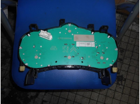 Piece-Compteur-PEUGEOT-207-PHASE-1-Diesel-73eb4e4e4daa6b1a679a5ed1fcd1c5b6263014af9f3e977c101110711d4f4e79.JPG