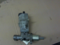 Piece-Maitre-cylindre-(freinage)-FORD-FOCUS-1998-Ghia-Diesel-cffb10c2c442961afa70f330171918feb833d80b08ccc59c293cfb8ca96b70a1.jpg 2
