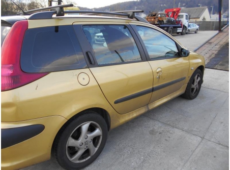 Vehicule-PEUGEOT-206-SW-1-6-2002-c7c192bf3b66d83ac5241d6c346d8a3b804b38a22acdaba203dff14611d6bf83.JPG