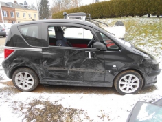 Vehicule-PEUGEOT-1007-Avant-Premiere-Dolce-1-4-2006-d208816347c5d933fe77a859f999fbd886e4a908405b04a7a0031458dd17e75a.JPG 2