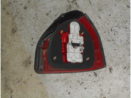 Piece-Feu-arriere-principal-droit-(feux)-AUDI-A3-(8L)-A3-EVOLUTION-2000-Diesel-d92a2d2c3b63ef73393003cc6a7438c40a3f1a217fd2bd9f2462e2ba00446e46.JPG