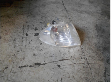 Piece-Optique-avant-secondaire-droit-(feux)(clignotant)-BMW-SERIE-3-E46-PHASE-1-320d-Diesel-15cddfb47868def6a615a972765a66c96b03e86712393b2dc207377ac021dd84.JPG
