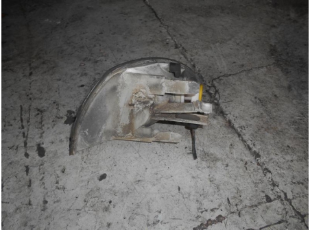 Piece-Optique-avant-secondaire-droit-(feux)(clignotant)-BMW-SERIE-3-E46-PHASE-1-320d-Diesel-3e4def29afe77520951737ff08b8c8f9466e3473e6454b1fc99d28c895928f4e.JPG