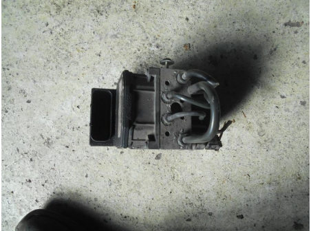 Piece-Bloc-ABS-(freins-anti-blocage)-TOYOTA-AVENSIS-2003-Diesel-eabc7e420bcd96929f1ca4b08739dfa1440d84a4b26136879780c967ddd3e208.JPG