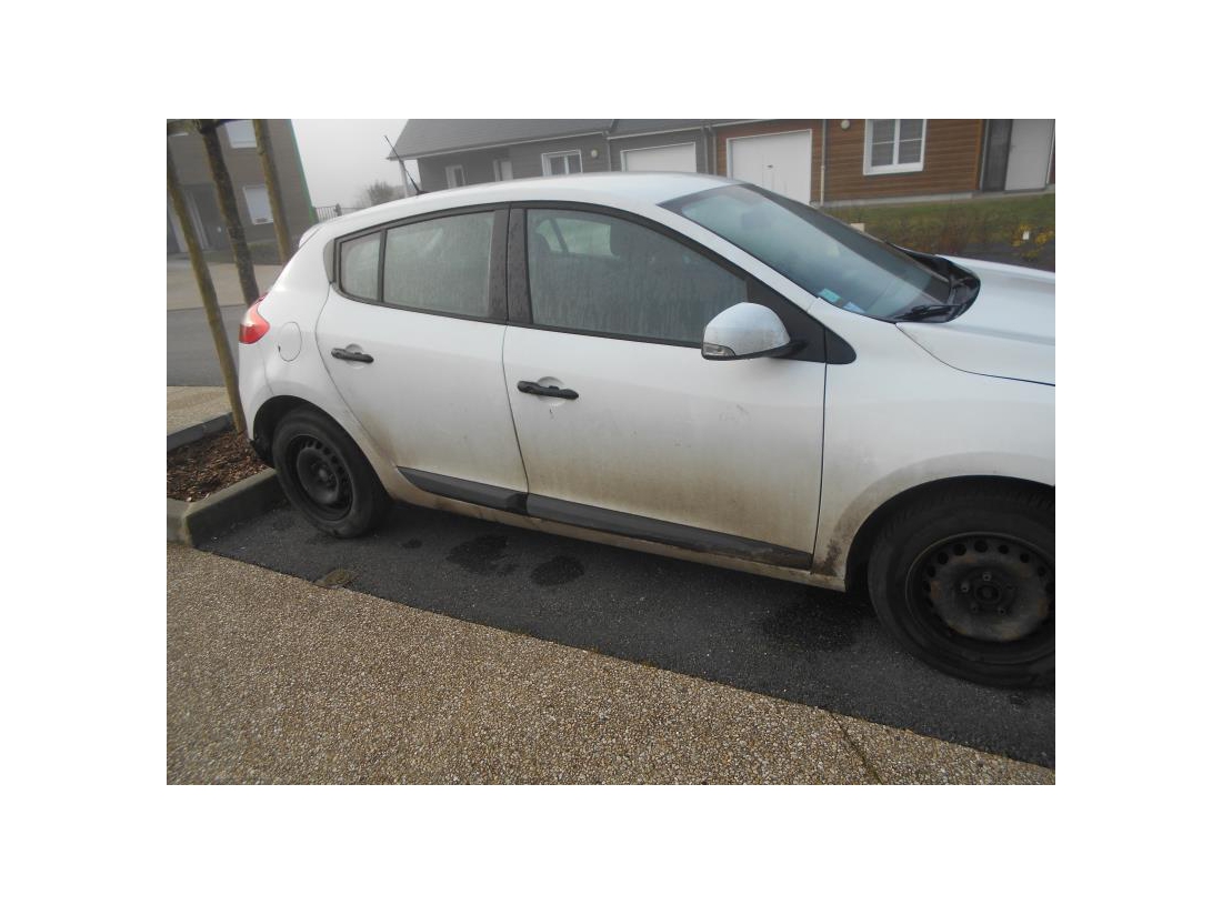 Vehicule-RENAULT-MEGANE-III-PHASE-1-1-5-2011-95d6a2db09e39aaedb4d83a15779672f0c51f672774b1f73932999d544ae5a94.JPG Vehicule-RENAULT-MEGANE-III-PHASE-1-1-5-2011-95d6a2db09e39aaedb4d83a15779672f0c51f672774b1f73932999d544ae5a94.JPG