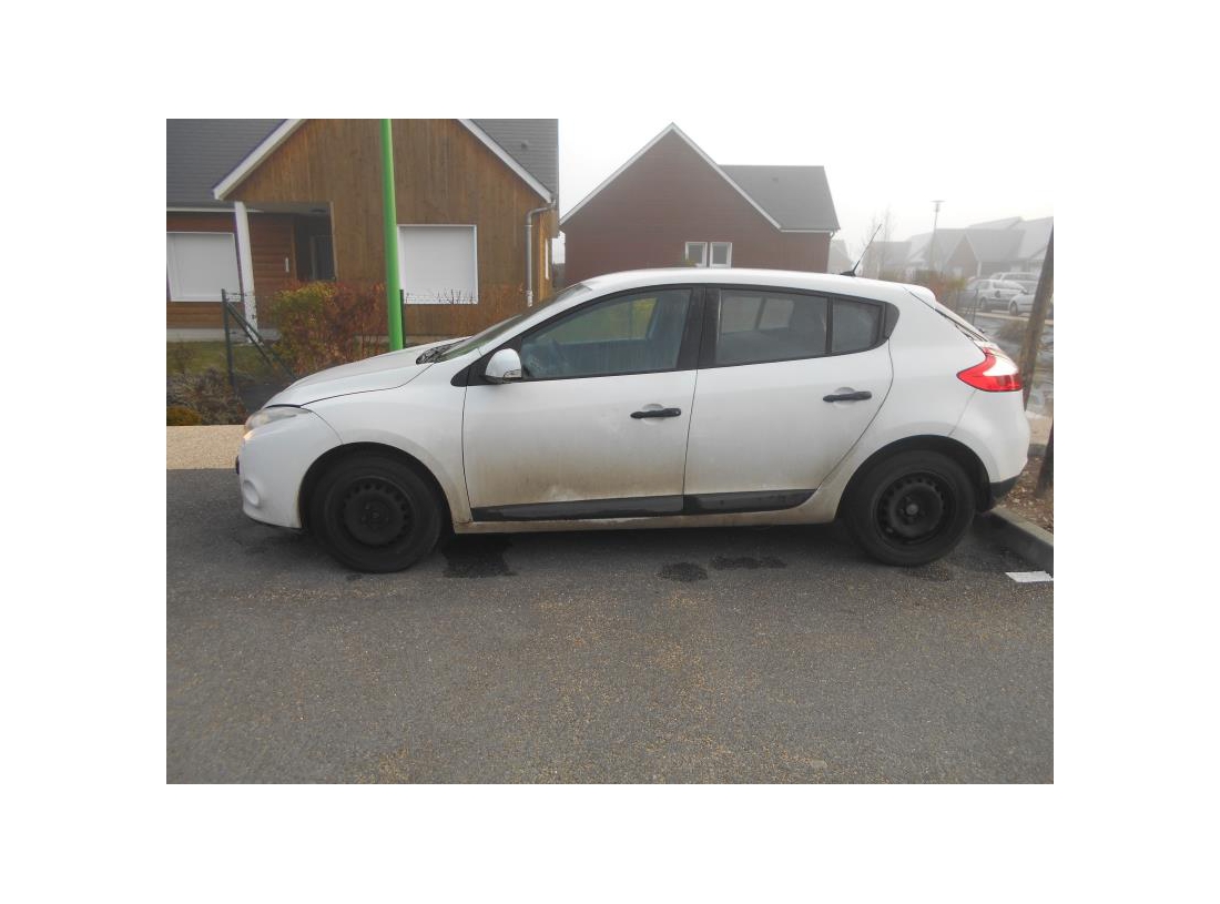 Vehicule-RENAULT-MEGANE-III-PHASE-1-1-5-2011-3df2bcdfac330fed109a953ba88a6d2904920ee81a1bf211ddd52c3fbb1a30e9.JPG Vehicule-RENAULT-MEGANE-III-PHASE-1-1-5-2011-3df2bcdfac330fed109a953ba88a6d2904920ee81a1bf211ddd52c3fbb1a30e9.JPG
