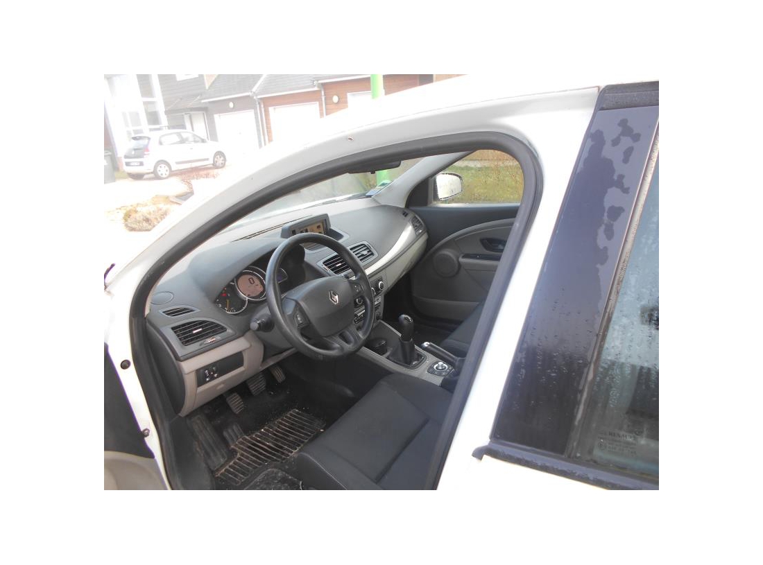 Vehicule-RENAULT-MEGANE-III-PHASE-1-1-5-2011-79a2406d4254d230e5449a817c5d0b53f7a8938bd39487de0bc08682f1ce8eb2.JPG Vehicule-RENAULT-MEGANE-III-PHASE-1-1-5-2011-79a2406d4254d230e5449a817c5d0b53f7a8938bd39487de0bc08682f1ce8eb2.JPG