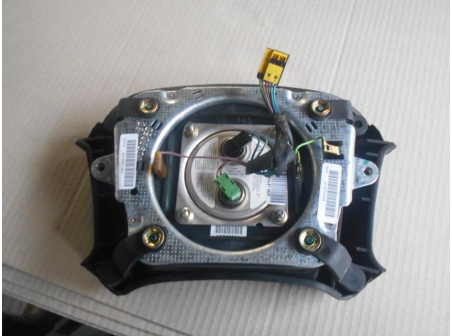 Piece-Air-bag-conducteur-BMW-SERIE-3-E46-PHASE-1-320d-Diesel-c6dccfa29f86873f9aa29aca61c988907b3ee7c223c6475cc13aad57e2df0786.JPG