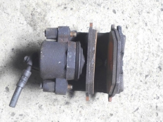 Piece-Etrier-avant-gauche-(freinage)--431870ff1d8327028cd39ccf7cb52431e486cb4e4d84221589bec77585efdf87.JPG 2