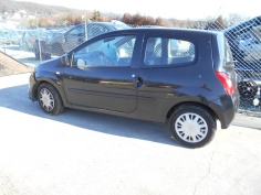Vehicule-RENAULT-TWINGO-II-1-1-2011-31fba2f1bb6a0f0739c132397fdad5d84855db4936fb1a7243c45b49429b1776.JPG 2