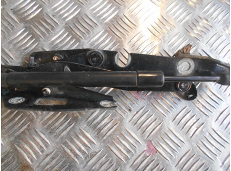 Piece-Charniere-de-hayon-AUDI-A4-(8EC-8ED)-A4-2004-Diesel-74505487ff52a07929e34fb23ce3513436da10d2377eccf6fcaa9118375ffd3f.JPG