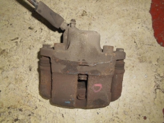 Piece-Etrier-avant-droit-(freinage)-RENAULT-CLIO-II-PHASE-2-Diesel-820df61149a06924fc2e521a99409db682b1cfcfc159d4f813c3cc2142230196.JPG