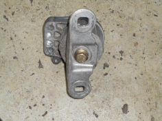 Piece-Support-moteur-droit-FORD-MONDEO-2000-MONDEO-CLIPPER-2000-Titanium-Diesel-3ffd4aec45091cf5ad21a5ef578b61dd1dacae648a0b0d638e9bfeb1c58718e2.JPG 2