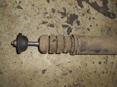 Piece-Amortisseur-arriere-droit-DACIA-SANDERO-.-Essence-8acd51ccbb2cf7a04e0bcb53a4752a37b6f4506d179b7d2dafdb2ce7b4bb7a44.JPG 2