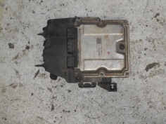 Piece-Calculateur-moteur-PEUGEOT-206-Diesel-a1439889050d506d45e0e701bca355011e365f44b1429f914fb07dc1e47a52d3.JPG