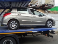 Vehicule-PEUGEOT-308-1.6-HDI-2012-3c351da8412aaceaabbd56c465f69c51935f0b7b0a7105513498b96c215f1b7d.JPG 2