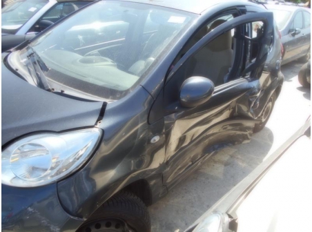 Vehicule-PEUGEOT-107-PHASE-1-1-2007-cce798621218b0e35ff3f33ef9234ff669b28e5700c8d1ba3b05a500dddbbce2.JPG