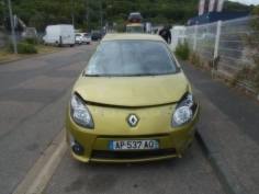 Piece--b6bf3962e7ded0166f0207e9ba4e4fe4071ef8579652c24dddfebb4aaba3c585.JPG 2