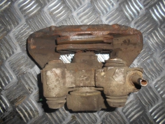 Piece-Etrier-arriere-gauche-(freinage)-RENAULT-CLIO-II-PHASE-1-Renault-Sport-ESSENCE-bd829a346646080f38d2c8e24b073694fa564c38b5b3f5c1559d877dcb5968f4.JPG 2