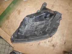 Piece-Optique-avant-principal-droit-(feux)(phare)--76951b5e1d920fa194108c79850a195abf22a10617bc6236b5dc84e6267ab407.JPG 2