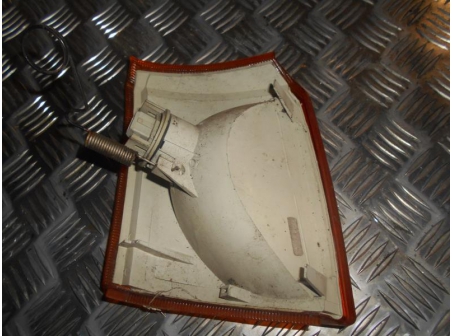 Piece-Repetiteur-clignotant-avant-droit-(Feux)-FORD-TRANSIT-1985-TRANSIT-COMBI-TOURNEO-1994-Diesel-c5c255d16063704d2de6a2e4b0074c61c8741fee8eea4491efa8b0287de9cf70.JPG