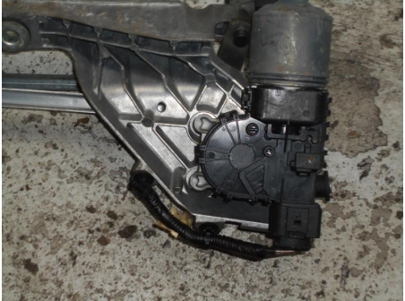 Piece-Mot.-essuie-glace-avant-FORD-FIESTA-II-2008-Diesel-0ae4ea71551214e8e5f19853085669bbcc3cf702195673230de13e1590db031d.JPG