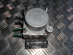 Piece-Bloc-ABS-(freins-anti-blocage)-7701209606-RENAULT-CLIO-III-PHASE-2-Dynamique-TomTom-Diesel-4337119438a1106a28e4d980ce5ad756261cce091c05b8e1d6d27a7384012d81.JPG