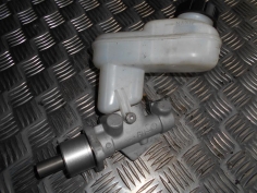 Piece-Maitre-cylindre-(freinage)-7701209642-RENAULT-TWINGO-II-Essence-Twingo-1.2i-16V-LEV--75-d78e8f9548b1c09a9e39932f1b1adee616e57e0bae7e3307fad336823c718d2e.JPG 2