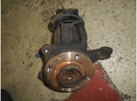 Piece-Moyeu-avant-gauche-CITROEN-C3-Essence-d5c4dfd9c29af110b2a16a40814fa0a381fa87b24f948d54835c7fb4eff4d8be.JPG
