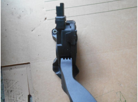 Piece-Potentiometre-de-pedale-de-gaz-daccelerateur-CITROEN-C3-Essence-c2345e3c9821c0fa366ddb6247e03cc1f161d201b4b51fd4704acb18cdd4f25d.JPG