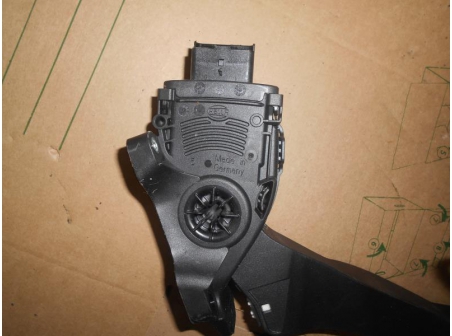 Piece-Potentiometre-de-pedale-de-gaz-daccelerateur-CITROEN-C3-Essence-cc524a5fe44854b41e0508744ce9ae7cf8f7a0c04002753273d5234a465c93fa.JPG