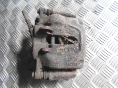 Piece-Etrier-avant-gauche-(freinage)-RENAULT-TRAFIC-CHASSIS-CABINE-PHASE-2-Diesel-c59f8b700e3738f50a257da444caf9d5f257f86d0e43bb3ad449a4a9f489a354.JPG