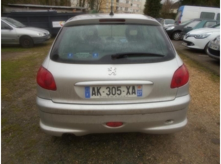 Vehicule-PEUGEOT-206-Access-1-4-2010-e5a7413099f4c455035d68697fa98e44e4a1d0a3045309638987fa7f970defbc.JPG