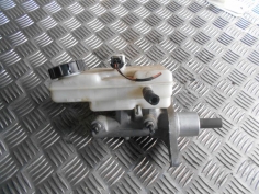 Piece-Maitre-cylindre-(freinage)-RENAULT-MASTER-III-BUS-Diesel-21f48d1f55f5199b301e5159b34e504f7d6d45139ddde7c39bf5331e674698fc.JPG