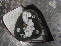 Piece-Feu-arriere-principal-droit-(feux)-BMW-SERIE-1-E81-E88-E82-E87-SERIE-1-E87-LCI-Diesel-8ea2a16e9f8ed3d7bb42c83d30a97e03020e0fa66d6d15d196fd231e12c7f289.JPG 2