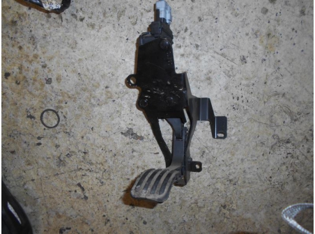Piece-Potentiometre-de-pedale-de-gaz-daccelerateur-PEUGEOT-807-PHASE-2-Diesel-38d7961dcff05093d5d65143359131dff315b6391a00ec79db09451fd6692363.JPG
