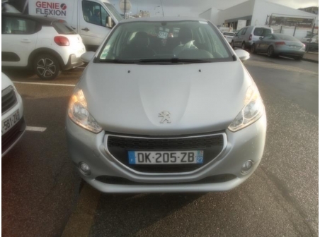 Vehicule-PEUGEOT-208-Access-1-4-2013-c3de0ee4eae7caeb08f30abebdc291fc4edab37687f6f7efe6e2455787bc473c.JPG