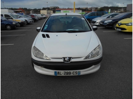 Vehicule-PEUGEOT-206-1-4-2004-b8f0e00048334b66fe606a6b327abcbe2e4360f92219f24e6e63070a39f73b70.JPG