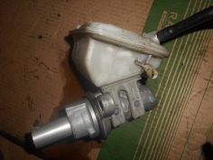 Piece-Maitre-cylindre-(freinage)-PEUGEOT-308-Diesel-faa05fbb38f29e5229fec656598e0ddadabf8fa989f7b2ba9c6db8d74c31a4e3.JPG 2
