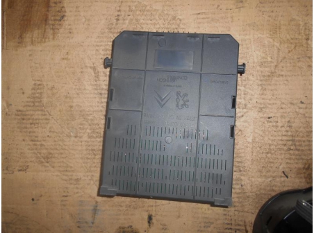 Piece-Boitier-BSI-PEUGEOT-308-Diesel-fbf9f040a901c0ac026890b14fcb0fc1de9e778c44539add4467daf9c977ec97.JPG