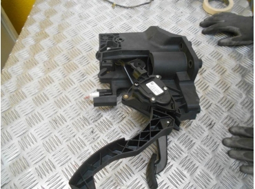 Piece-RENAULT-TWINGO-III-Essence-20f459cd9afa8df748da6fad7c2730aed50fa5d6bbe2aa31c118f373270c47ff.JPG