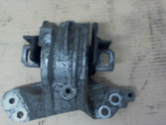 Piece-Support-moteur-gauche-PEUGEOT-407-BERLINE-SW-407-SW-Diesel-5bc9edeff1771f6b89b8c8fad7eb7d8935038f9f5e1201d28974da64352b9870.jpg 2