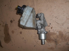Piece-Maitre-cylindre-(freinage)-RENAULT-CLIO-II-PHASE-3-Extreme-Diesel-61acee3d0673ecbb71d2951aaf3d85caaf1d340f372b75423be536d89eb2d294.JPG 2