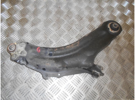 Piece-Triangle-avant-gauche-RENAULT-KANGOO-519ee9bb596afa2a903fa6495d5b8895876300bfab1216386f90a275c77c2e40.JPG