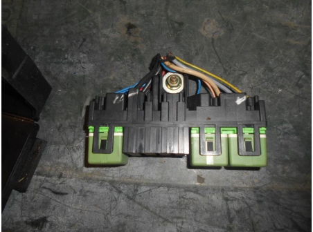Piece-Relais-electrique-PEUGEOT-307-Diesel-476e2c4440460d49ba2c896a1225256a1803aa4f2340ffdefc906739fd42b1c7.JPG