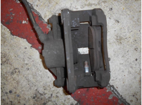 Piece-Etrier-avant-droit-(freinage)-RENAULT-MEGANE-II-COUPE-PHASE-1-Diesel-11d1a9373c732102313eb0b8cb35a7e3b5246c84c24da420dc3dc514c8c524da.JPG