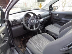Vehicule-VOLKSWAGEN-FOX-.-1-4-2006-9b74eed65a8ea50bbc0e91bcc319a571d5e283f45ac42d10382bdd05415d4ff2.JPG 2